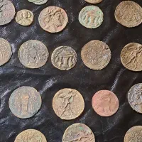 کلکسیون سکه برنجی مال زمانهای ساسانی وقبل|کلکسیون سکه، تمبر، اسکناس|تهران, آسمان|دیوار