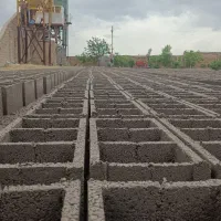 نیرو کاری در کارگاه بلوک زنی