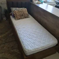 تخت یک نفره + تشک نو +کمد