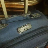 چمدان|کیف، کفش، کمربند|اهواز, بعثت|دیوار