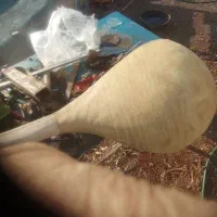 دوتار با چوب توت