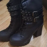 بوت پاشنه دار