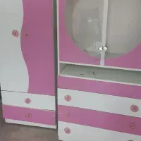 کمد نوجوان دوقلو