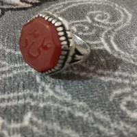 انگشتر نقره با سنگ عقیق سرخ یمنی