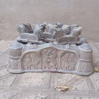 شومینه سنگی .به شکل هخامنشی