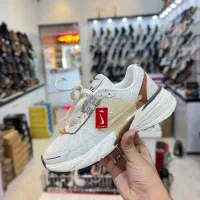 *کفش بخرپولشو۵۰روز دیگه بده*|کیف، کفش، کمربند|برخوار, |دیوار