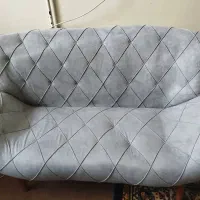 مبل ۷ نفره ب همراه میز وسط و گلمیز تمیز و عالی|مبلمان خانگی و میز عسلی|شاهینشهر, شهرک گلدیس|دیوار