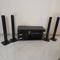 باند و میز تلویزیون