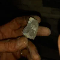 سنگ های قیمتی تراشیده نشده