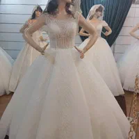 لباس عروس از سایز ۳۸ تا ۴۲ و قابل تبدیل تا سایز ۴۴|لباس|اصفهان, محمودیه|دیوار