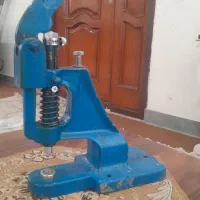 دکمه زن کارکرده وسوراخ کن وکلی وسایل