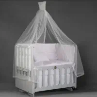 تخت کنار مادر