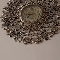 ساعت سالم و زیبا