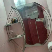 آینه و باکس حمام