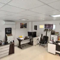 به یک خانم منشی نیازمندیم .