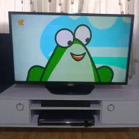 ال ای دی ال جی اصل کره با میز|تلویزیون و پروژکتور|همدان, |دیوار