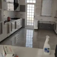 خانم جهت نظافت