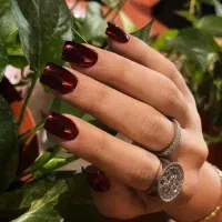 خدمات کاشت ناخن لمینت و ژلیش تخفیف ویژه