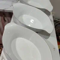 تعدادی ظروف لب طلایی