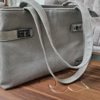 فروش یک کیف رو دوشی شیک و نو
