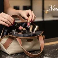 نیروی خانم ساده در کارگاه خیاطی