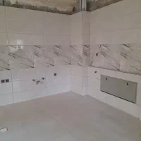 به یک نفر ماهر یا نیمه ماهر