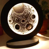 استند ماه و ساعت نورانی