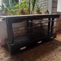 میزتلویزیون شیشه ای کاملا سالم جادار