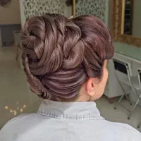 شنیون میکاپ اقتصادی|خدمات آرایشگری و زیبایی|مشهد, مصلی (کارمندان اول)|دیوار