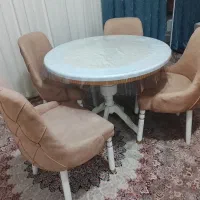 میز و صندلی نهار خوری  کاملن سالم
