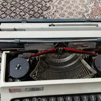 ماشین تایپ نویس آلمانی ‌‌اریکا سالم|کلکسیون اشیاء عتیقه|تهران, جیحون|دیوار