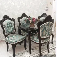 میز نهار خوری 4 نفره سالم و تمیز .