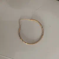 یک لنگه گوشواره گم کردم.