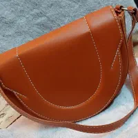 کیف دوشی نیمگرد زنانه