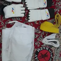 وسایل مبارزه رزمی به فروش میرسد