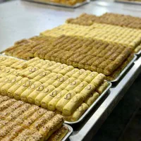 نیرو کار قنادی(وردست و کمک دست)