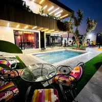 عمارت مدرن مناسب مهمانی ها