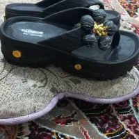 پارچه. کفش. نیم دوز. لباس دس دوز|کفش و لباس بچه|سراوان, |دیوار