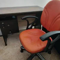 میز تحریر همراه صندلی چرخ دار