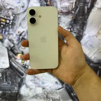 ایفون ۱۶ ۱۲۸رنگ سفید حافظه ۱۲۸بسیار تو تمیز