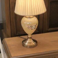 لوستر و شمعدان.