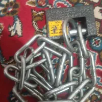 قفل و زنجیر پدال به فرمون ماشین اصلی|قطعات یدکی و لوازم جانبی|اردکان, |دیوار