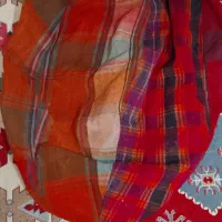 قالی کهنه یک زخم داره بزرگ هم نیست قیمت توافقی
