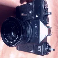 یک  عدد دوربین عکاسی قدیمی و کلکسیونی ارزنده