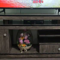 فروش میز تلویزیون کاملا سالم