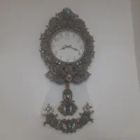 ساعت دیواری در حد نو