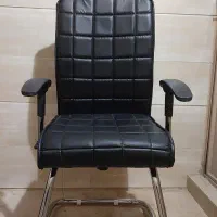 صندلی اداری U پشتی متحرک و تخته وایت برد