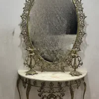 اینه و شمعدان برنجی