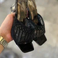 مجلسی پاشنه شیشه‌ای