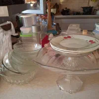 تعدادی ظروف